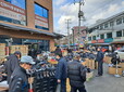 【気になる韓国、ソウルの今vol.30】東廟アプ駅前から清渓川にかけては高齢者が集まるフリーマーケットになっている