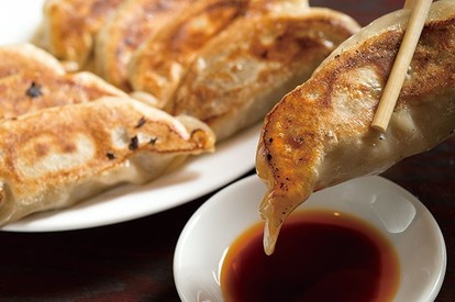 餃子】13cm超え! デカうま「ジャンボ餃子」の名店8【東京】（4/4
