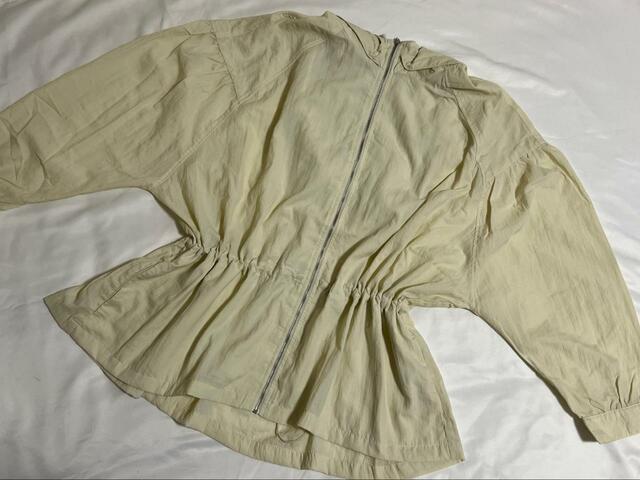 【ワークマン　レディース撥水ギャザージャケット】カラーはオフホワイト 、イエロー 、セージ 、チャコール 、ブラックの5展開