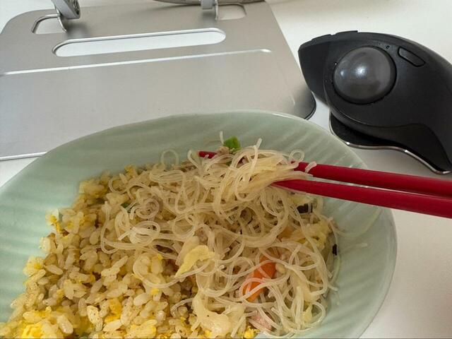 【ロピア 台湾風もり盛りあさりビーフン】在宅ワークで小腹が空いたときにも◎