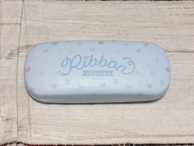 背面にもおしゃれなロゴプリント入り