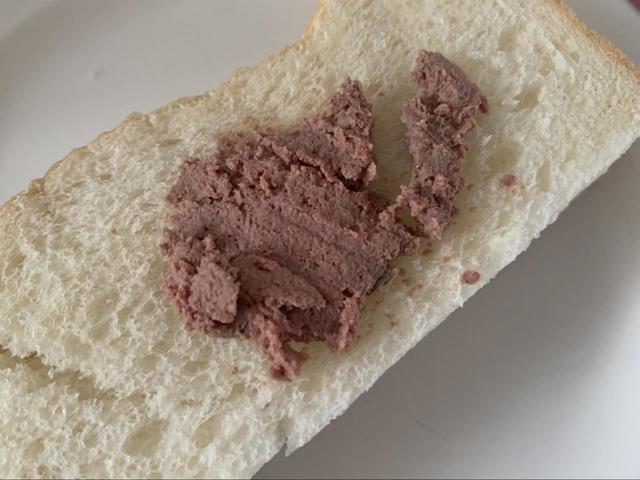 【業務スーパー イベリコ豚のパテ】塩コショウで味付けされたレバーが美味しい