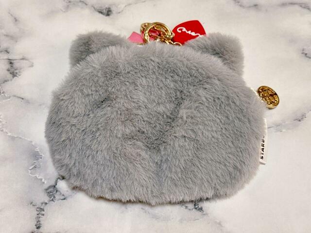 背面は猫の後ろ姿風のデザイン【スターバックス新作】バレンタイン2026「ファーポーチキャット」