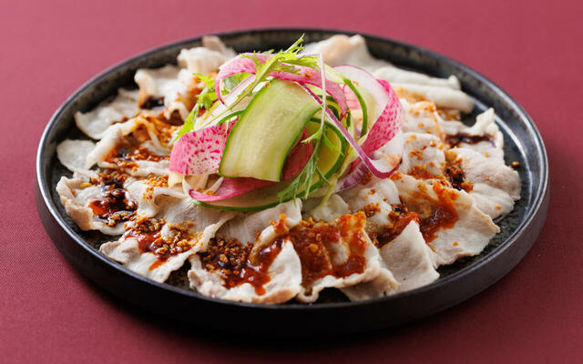 「雲白肉（ウンパイロウ）」【「高知の真鯛の藁焼き」や「クリスマスメニュー」も登場！浅草ビューホテルで約100種類の多彩な料理と絶景を味わうブッフェ！】