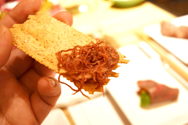 手裂きで丁寧に作った手作りコンビーフ