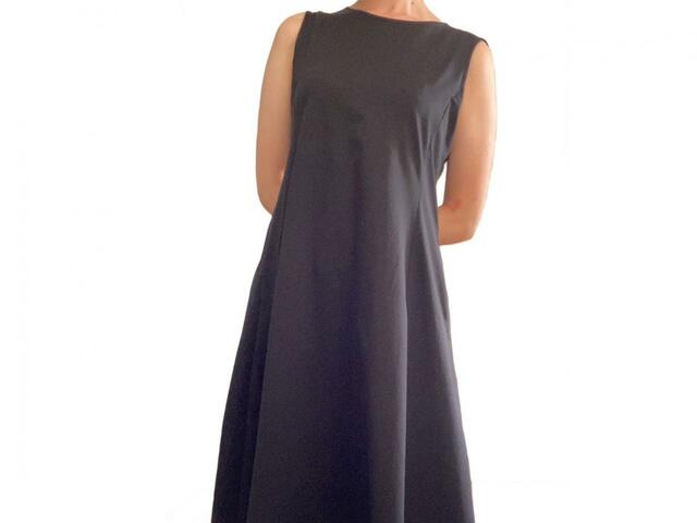 【UNIQLO ウルトラストレッチエアリズムワンピース】ウエストラインは細くなっている