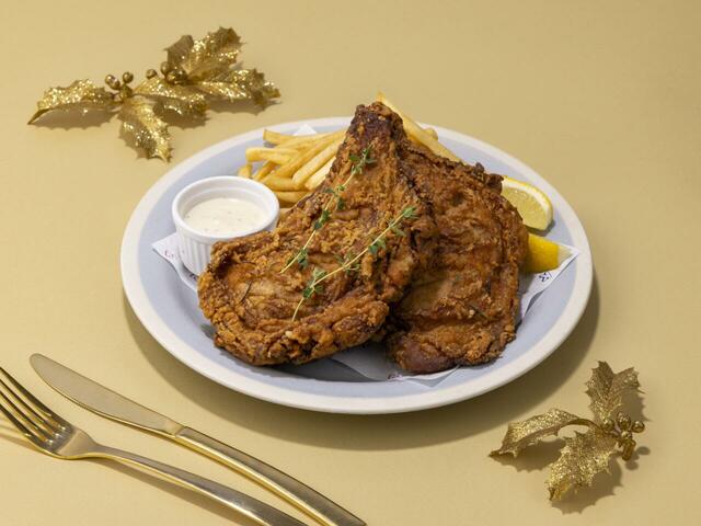 骨付きフライドチキン&ポテト 骨付きチキン2本 ポテトフライ 2,500円/WK2(グランスタ丸の内/改札外B1)