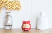 赤いハローキティだるまは縁起もよさそう