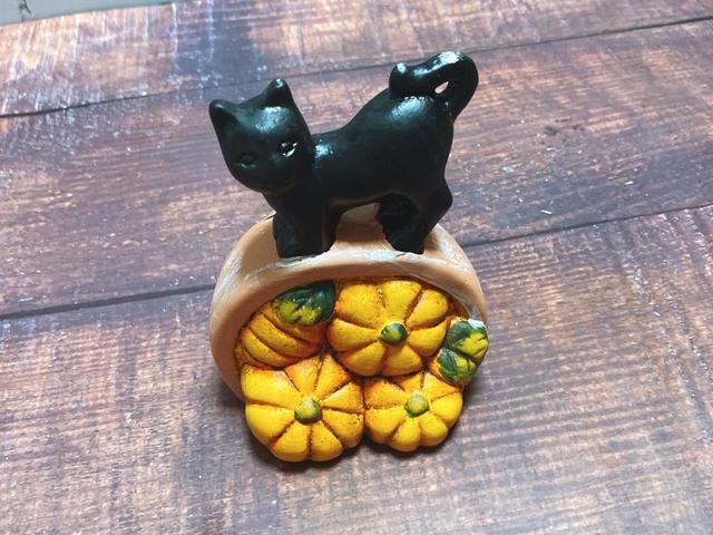 【ナチュラルキッチン】オブジェ黒猫と植木鉢カボチャ／税込330円