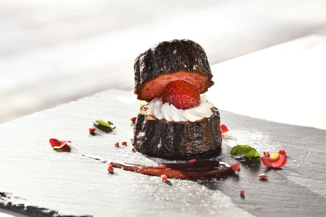 【箱根スイーツコレクション2025】箱根ラリック美術館［箱根エモア•テラス］「いちごサンドレ」2,200円　コーヒーまたは紅茶+入館券