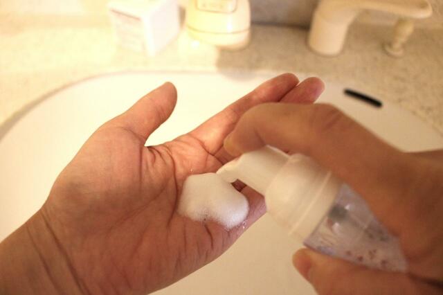 【セリア】泡で出てくる携帯用泡ポンプ／100円