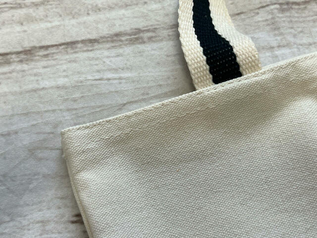 【cookpad plus2024年秋号付録/リトルミイキャンバス調トートバッグ】素材はポリエステルと綿。コットンキャンバス調のしっかりとした素材です♪