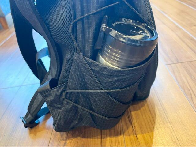 【無印良品 撥水リップストップリュックサック】600mlの水筒も余裕で入るサイドポケットが便利!