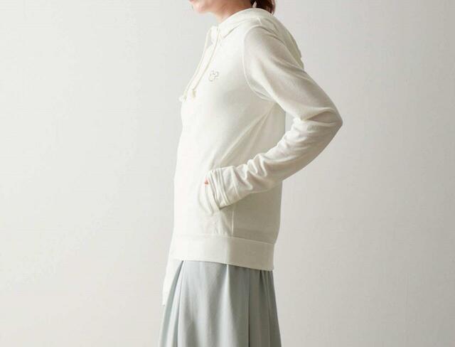 パーカ【UVケア】「ミッキーモチーフ」｜￥3,990 （税込）