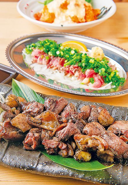 関西「鶏肉料理」の名店／宮崎地鶏 炭焼ばる ファイアーバード（西宮北口）　ファイアーバード名物宮崎地鶏もも炭火焼 1510円