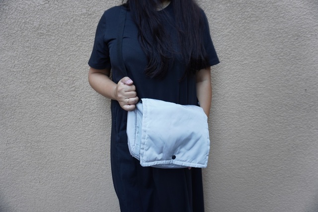 フラップ付きで使いやすいショルダーバッグ