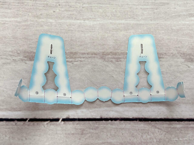 チェーンの折り筋を折って…