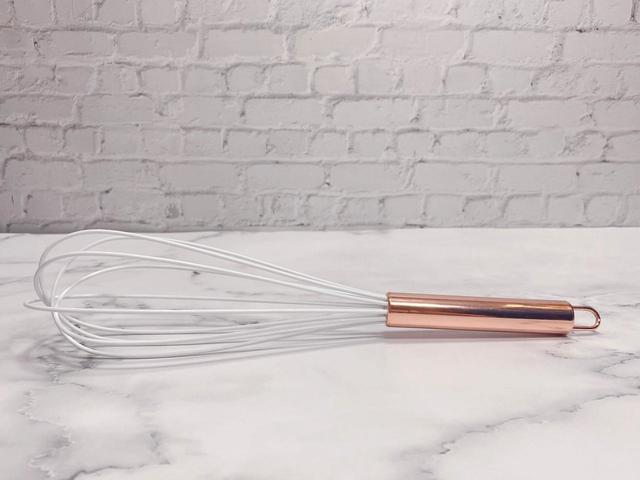 【Francfranc（フランフラン）】シリコーン 泡立て器 ホワイト×コッパー／税込800円