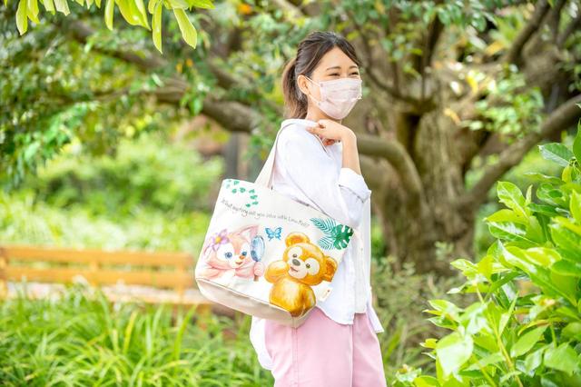 トートバッグ 4,500円｜サイズ：幅約43×高さ約32×マチ約16cm