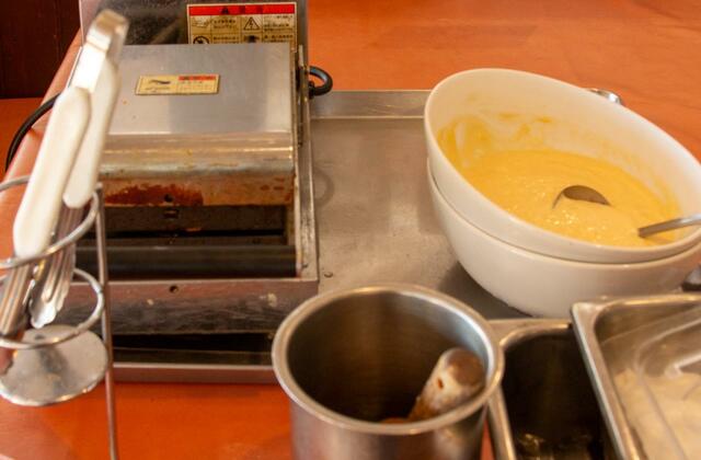 【ココス ファミリーレストラン】ワッフルは自分で生地をトースターで焼き上げます
