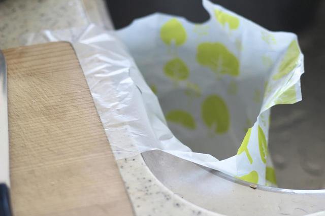 【ダイソー】シンクにペタっと穴あきゴミ袋／100円