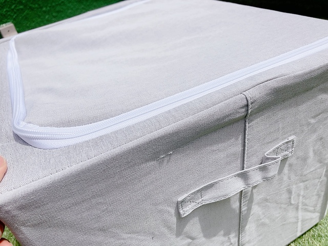 【ニトリ 前面・上面から出し入れができるワイヤー収納ボックス】中にワイヤーが入っていて自立します。上に物を置いても大丈夫！