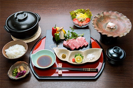 平日昼席限定　黒毛和牛ステーキ御膳（5,500円）サービス料を含む、税別