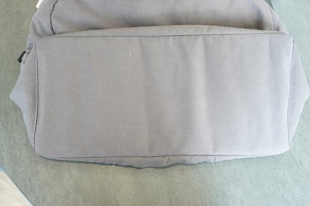 42×20cmの広いマチ