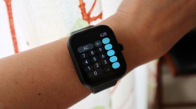 【3COINS デバイスバンドplus】買い物のときなどに活躍しそうな電卓機能も