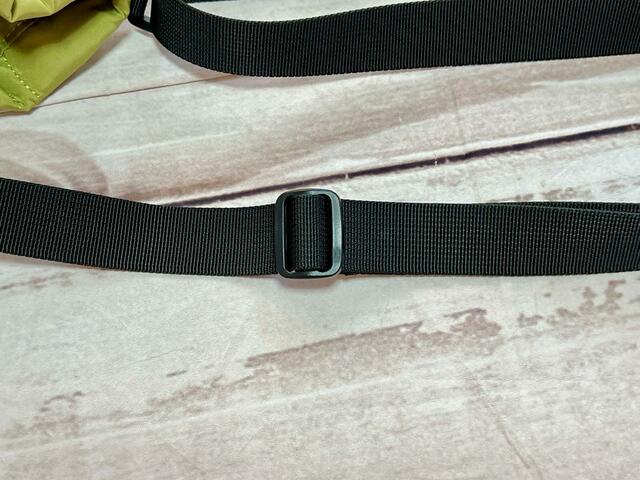 ショルダーストラップは長さ調整可能