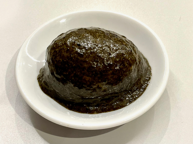 餃子のラスベガス真っ黒でぎょっとする「半熟海苔玉」