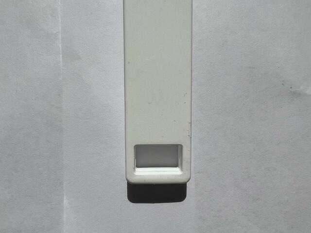 【山崎実業　tower マグネット水切りワイパー】引っ掛けて収納もできる