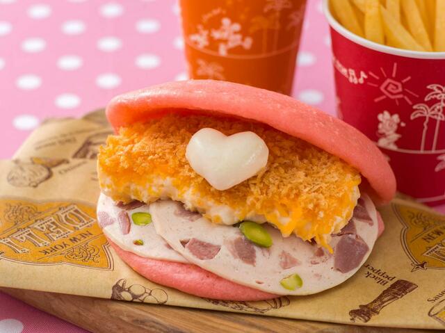 スペシャルセット 1,470円｜提供店舗：東京ディズニーシー「ニューヨーク・デリ」｜東京ディズニーリゾート「ミニー・ベスティーズ・バッシュ！」スペシャルメニュー