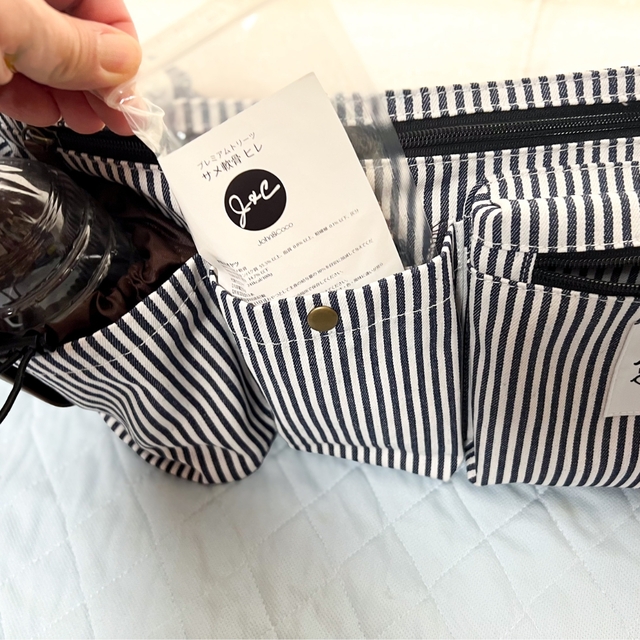 【KAINU犬用お散歩バッグ大容量ウエストポーチ】中央のホックポケットには、おやつや小物をすっきり収納できます♪