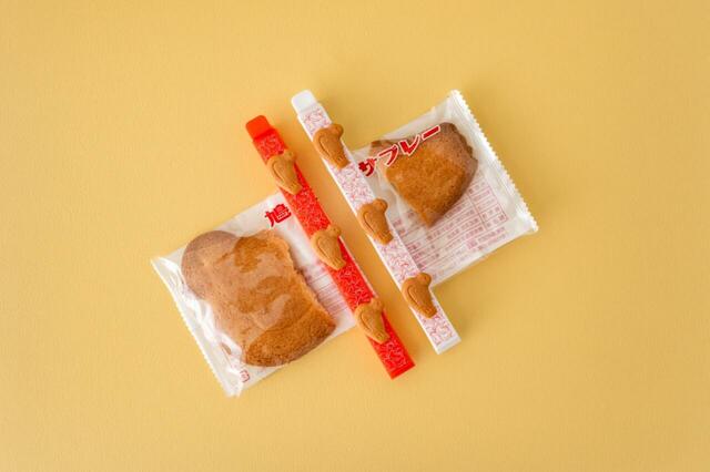 「袋留めクリップ（赤・白）」＜期間：2025年8月10日＞【【8月10日は鳩の日】鳩サブレーがモチーフになった「袋留めクリップ」＆「ジッパーバッグ」のセットが“鳩の日限定”で販売！】