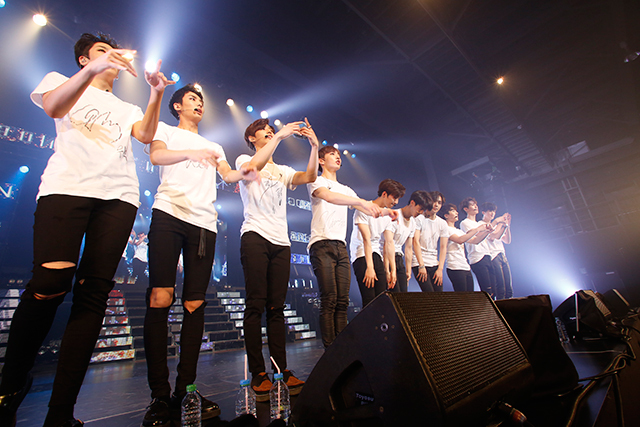 PENTAGON　12月10日＠東京・豊洲PIT