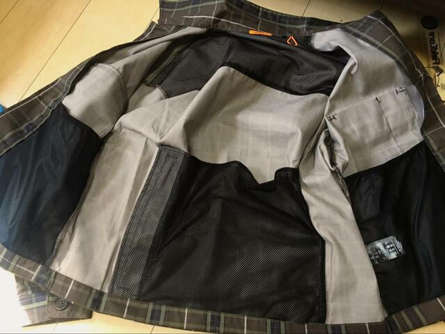 【ワークマン 超撥水2WAYシェフジャケット】大容量ポケット