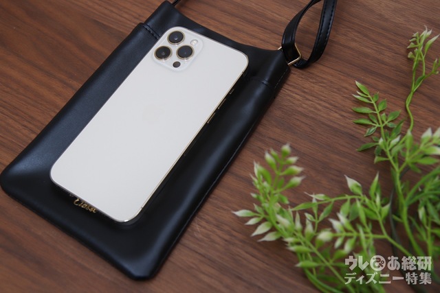 『オトナミューズ 2021年6月号増刊』｜特別付録「ミッキーマウス キャッシュレス時代のスマート財布＋ Deuxième Classe [ドゥーズィエム クラス]両手があく!スマホポシェット」｜大きめのスマホでも入る