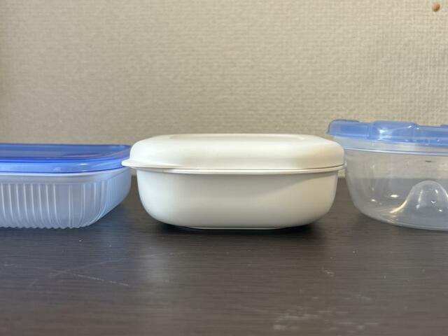 【冷凍ご飯容器】左からジップロックコンテナ―、マーナ、キチントさんの冷凍保存容器
