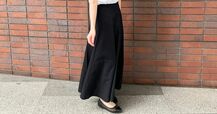 【無印良品　涼感フレアスカート】フレア感と凹凸感のあるシアサッカー素材がちょうどいい！スカートが足にまとわりつかないのもポイントです