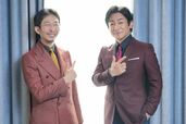 新作歌舞伎『流白浪燦星』でルパン三世役を勤める片岡愛之助(右)と、脚本・演出の戸部和久