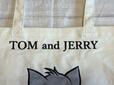 前面上部には「TOM and JERRY」のロゴの刺繍入り！