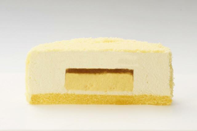 しろねこのバニラムースケーキ 2,500円（税込2,700円）【イオン限定・人気3ブランドのクリスマスケーキ】