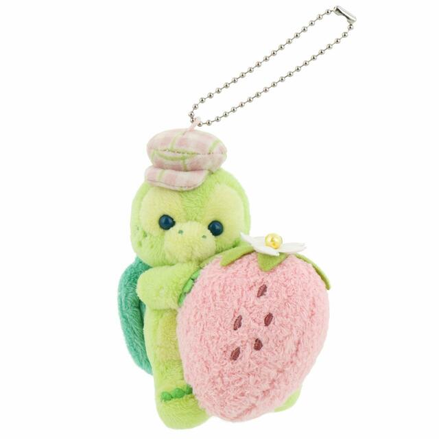 ぬいぐるみチャーム 2,200円｜東京ディズニーリゾート「ダッフィー＆フレンズのハートフェルト・ストロベリーギフト」スペシャルグッズ｜販売店舗：東京ディズニーシー「マクダックス・デパートメントストア」｜発売日：2024年1月15日（月）