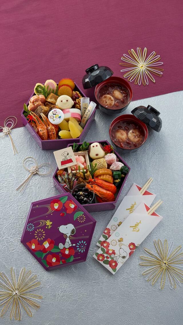 おせち・二段重「スヌーピー」|21,900円(税込)