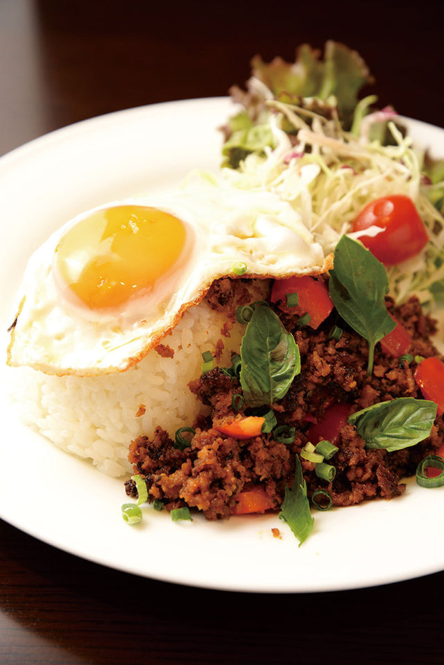 ASIAN DINING HATY HATY（三越前）　ガパオライス950円