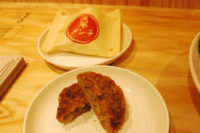 「KURAND SAKE MARKET」潜入レポ／女子におススメの日本酒・『能登純米』に合う、「浅草メンチ」