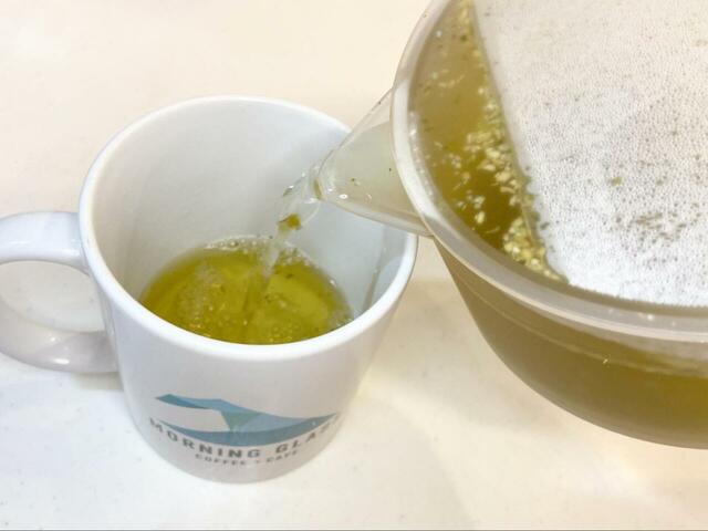 【山崎実業 tower ティーポット】細かい茶葉や出汁を濾す場合は、ティーバッグの使用が推奨されています