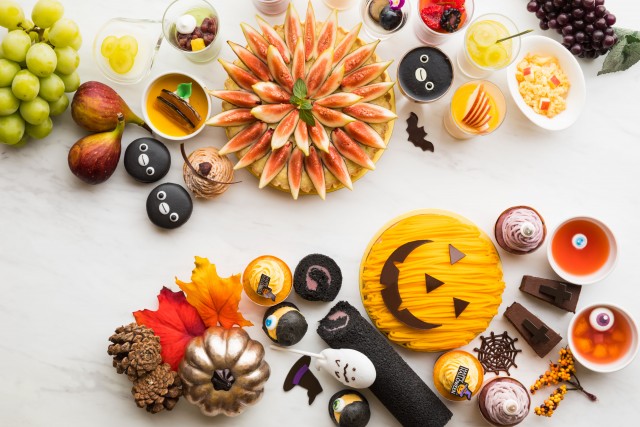 ハロウィンスイーツビュッフェ～Suicaのペンギンガトーマロン付©C.S/JR東日本/D