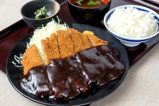 『百年味噌わらじカツ膳』1,580円（+税）